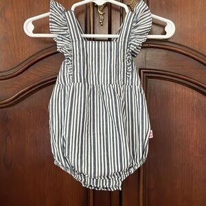 RUFFLE BUTTS Striped Ruffle Romper 0-3M VGUC